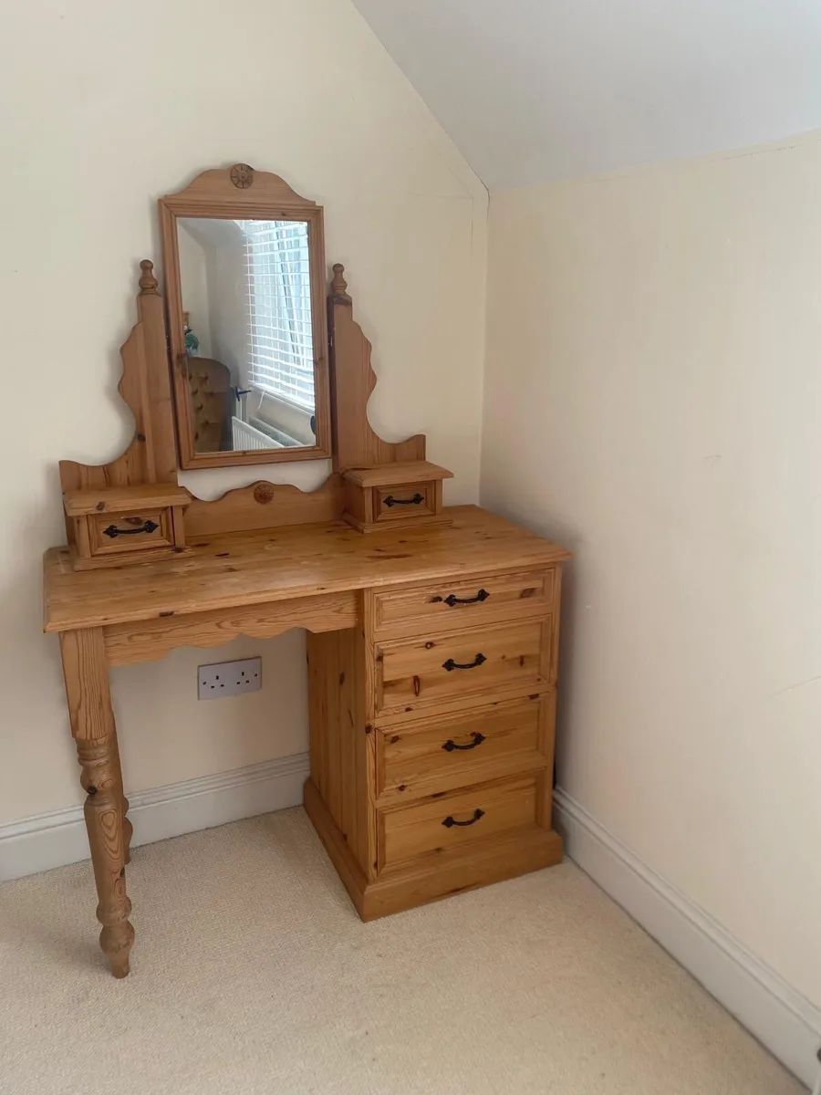 Wardrobe and dresser table - Image 3