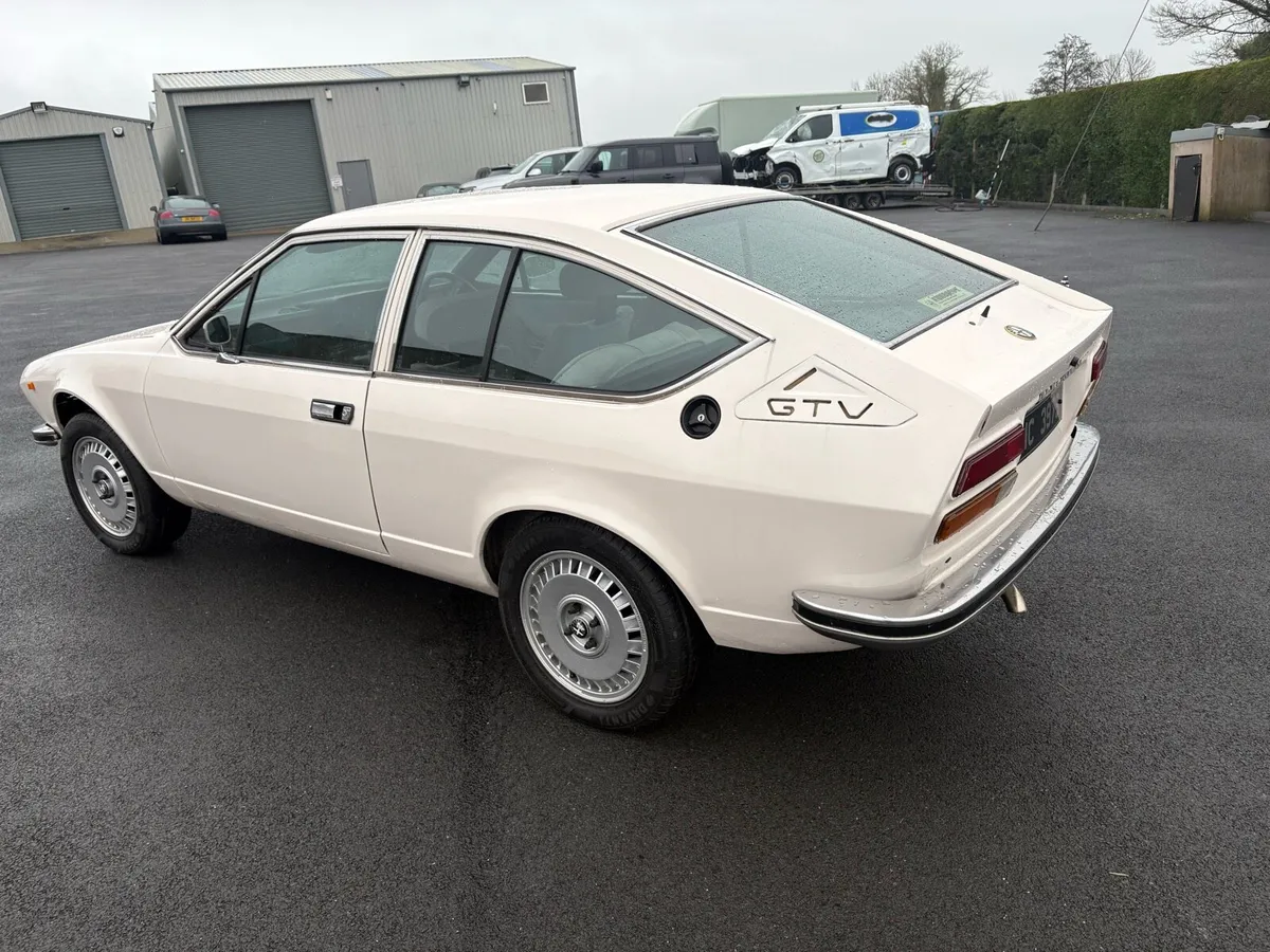 Alfa gtv coupe  2.0 twin cam - Image 4