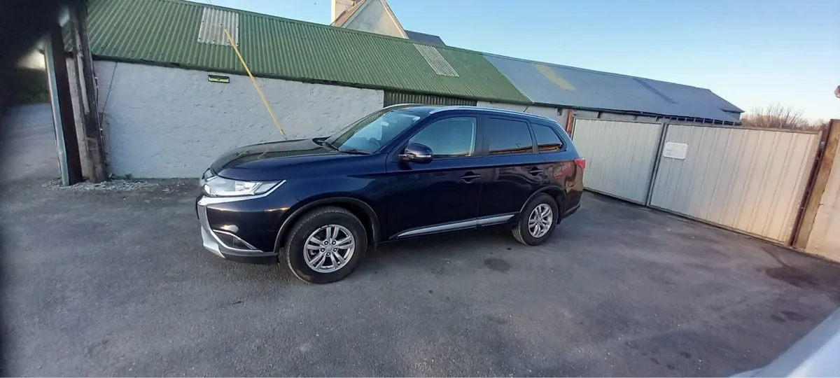 Mitsubishi Outlander Commercial 2.3 Diesel - Image 2