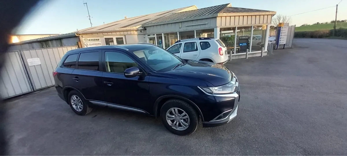 Mitsubishi Outlander Commercial 2.3 Diesel - Image 3