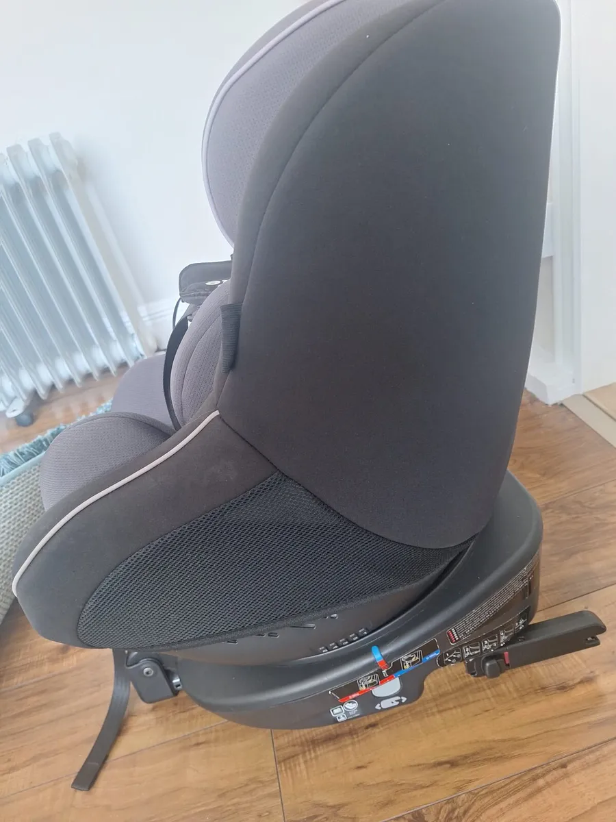 Joie spin car seat - Image 3