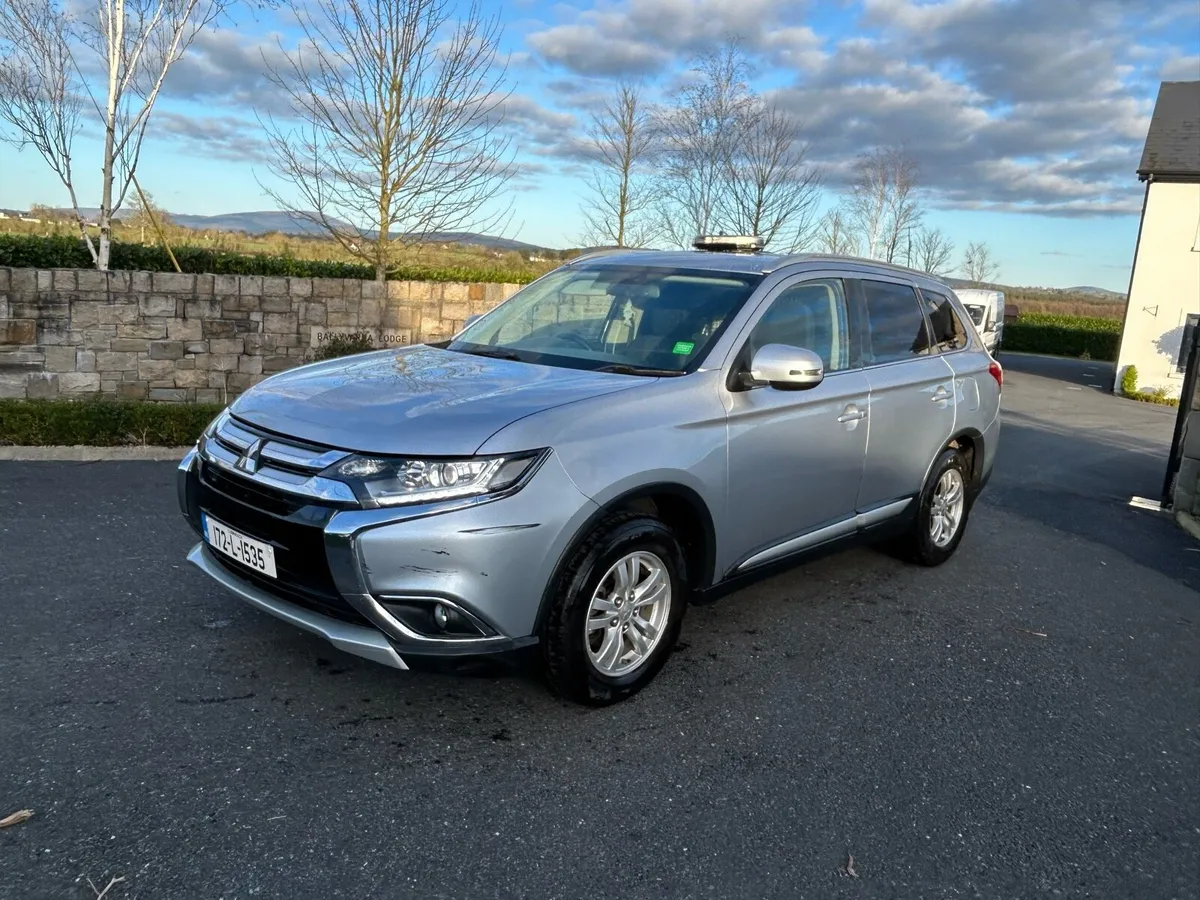 2017 Mitsubishi outlander - Image 3