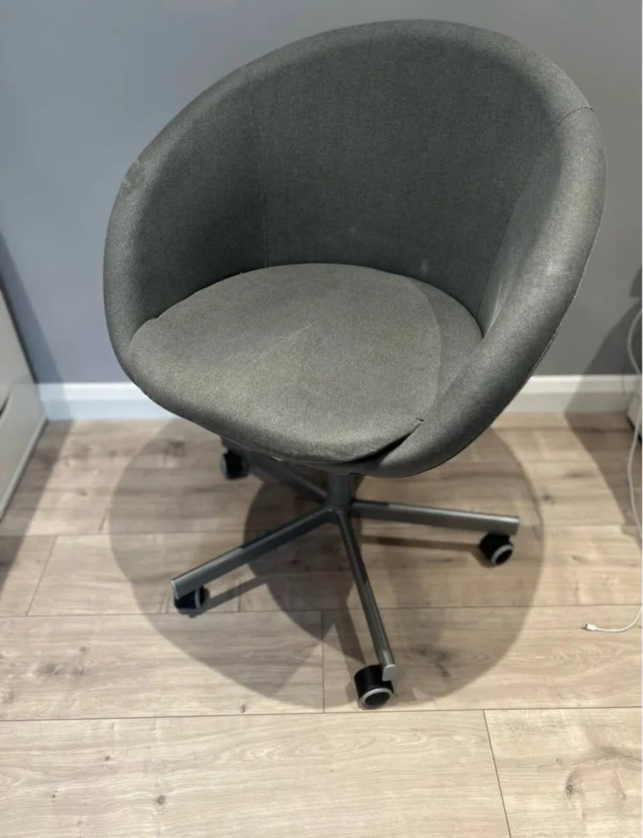 Office Swivel Chair - Image 1