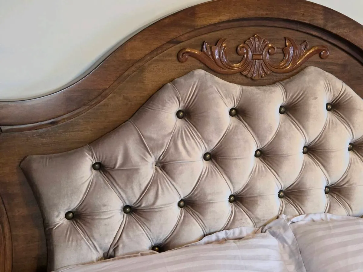 King Size Roma Bedframe and 2x Lockers - Image 4