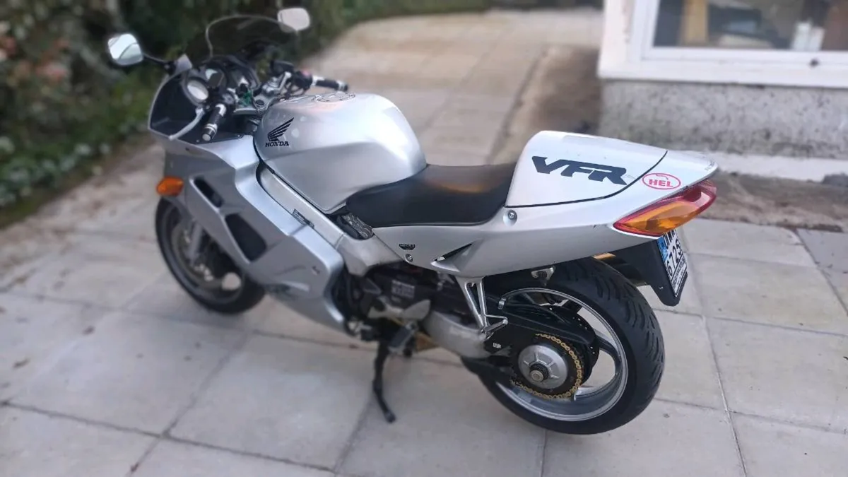 Honda vfr 800fi - Image 4