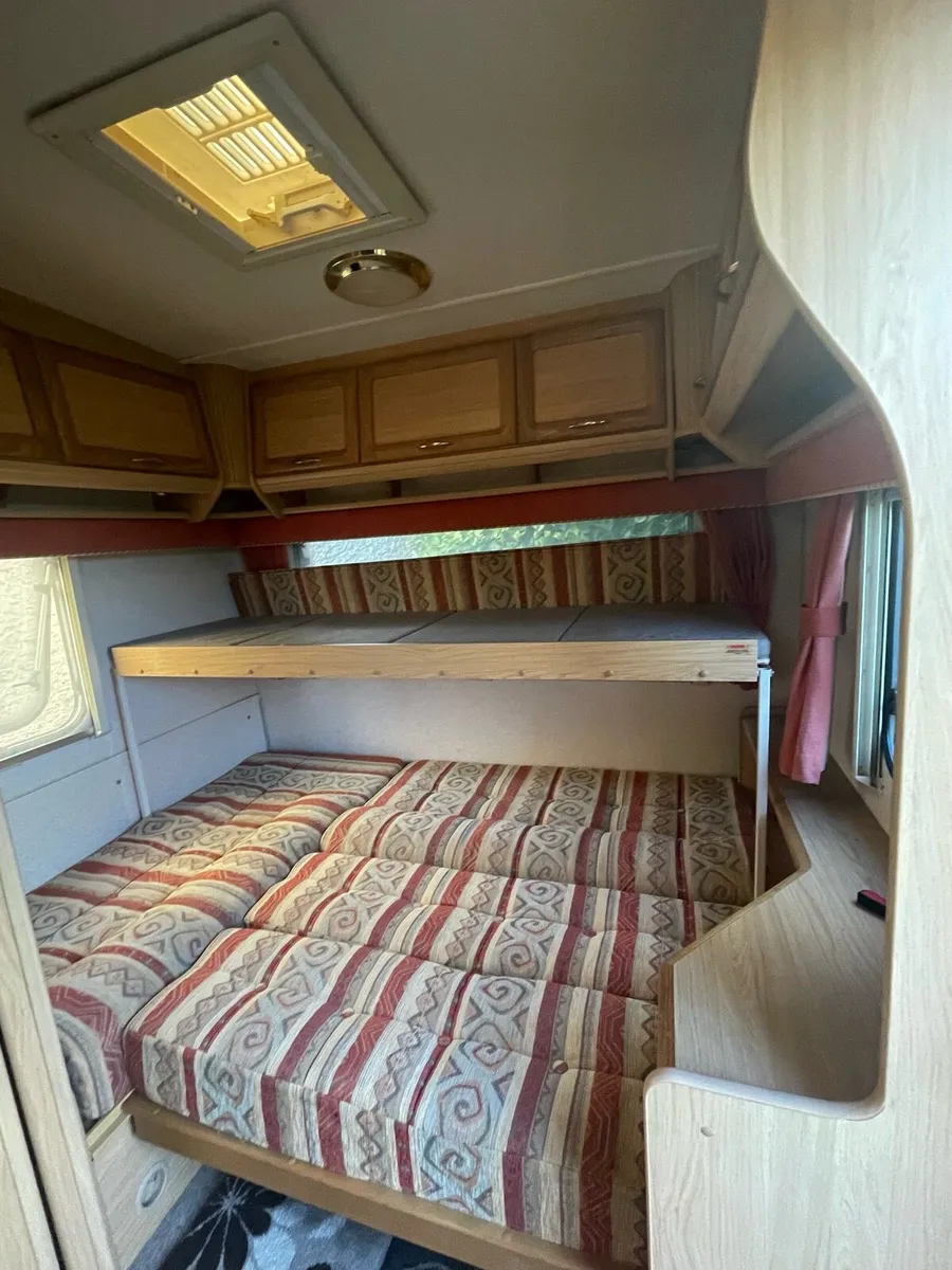 2002 5 berth swift abby caravan for sale. - Image 4