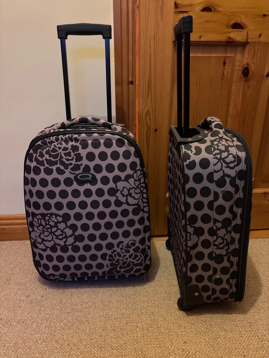 Pair of Ryanair size suitcases - Image 1
