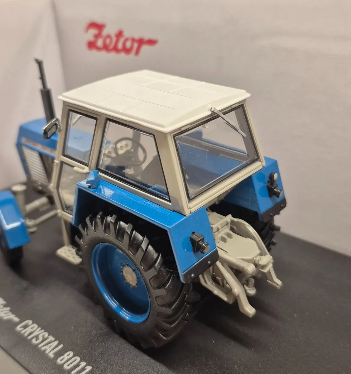Zetor 8011 2WD Tractor Diecast model - Image 3
