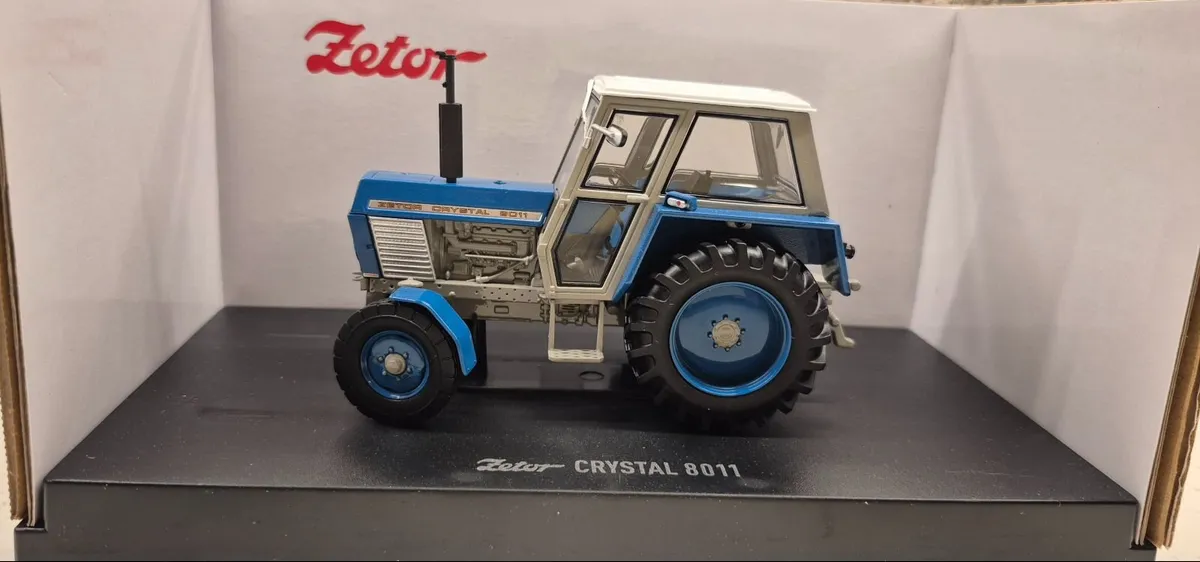 Zetor 8011 2WD Tractor Diecast model - Image 1