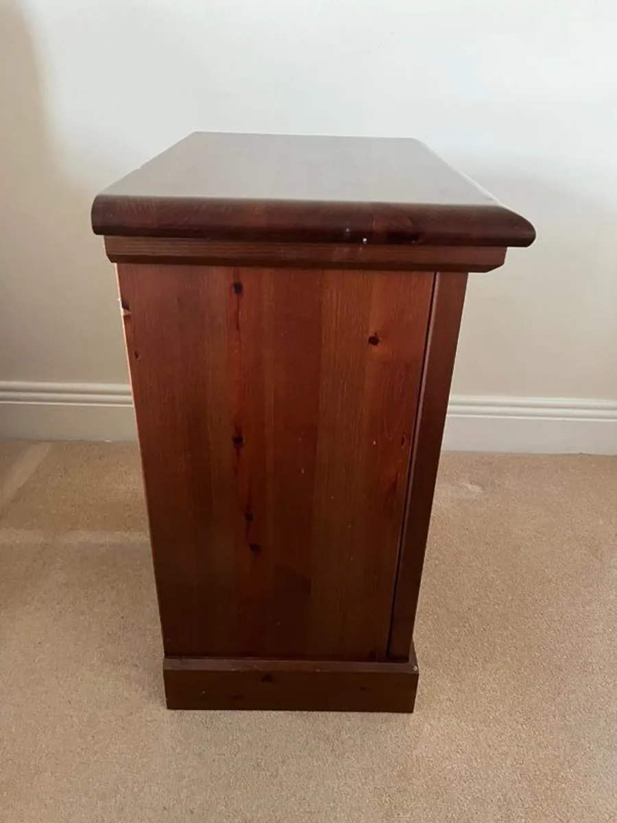 Solid Mahogany Bedside Lockers / Tables X2 - Image 4