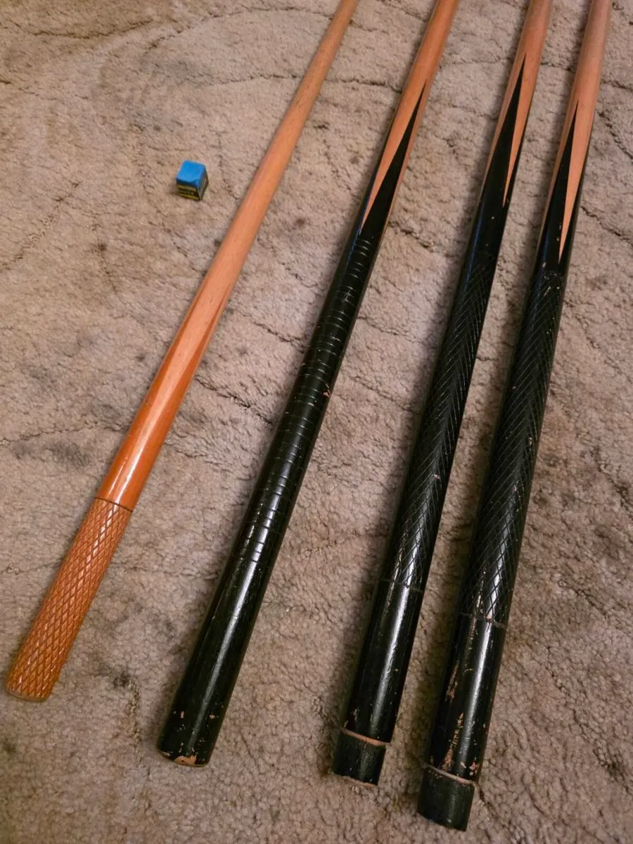 Pool cues by 4 pieces - Image 1