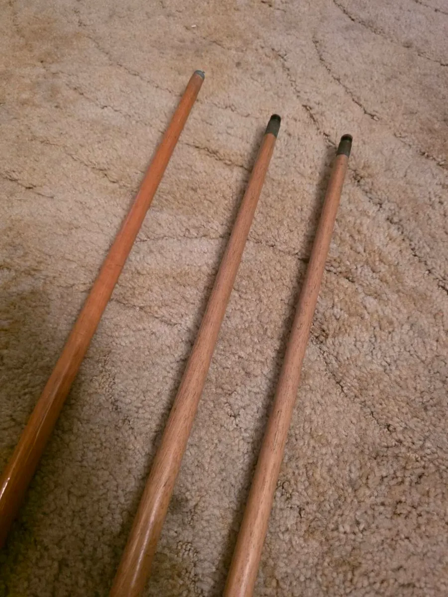 Pool cues by 4 pieces - Image 2