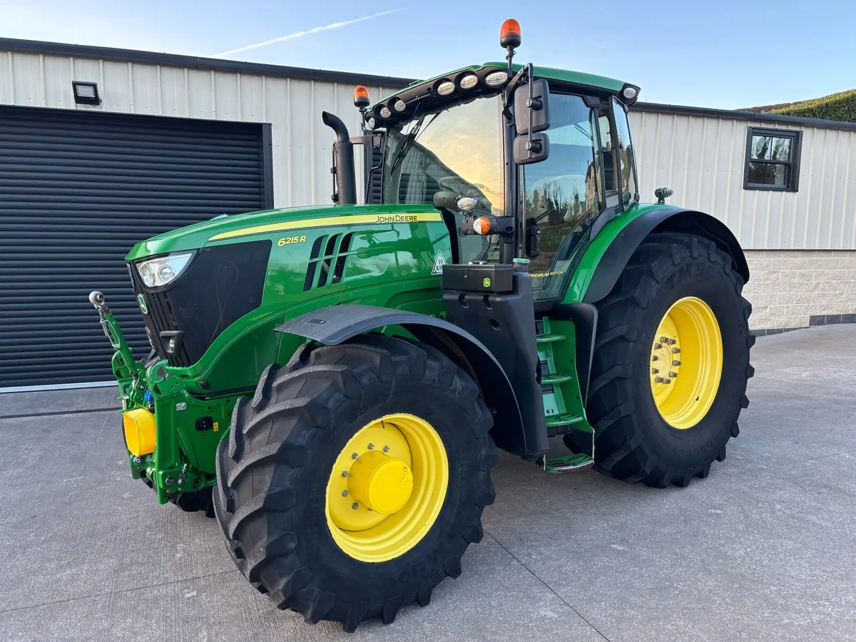 LATE 2020 JOHN DEERE 6215R AUTO POWER - Image 2