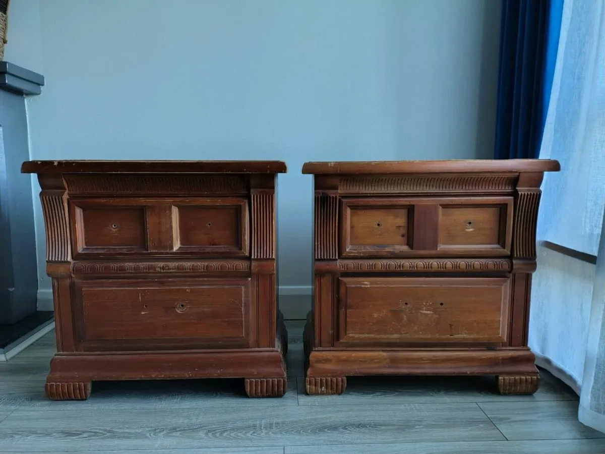 Pair of oversized lockers - Image 2
