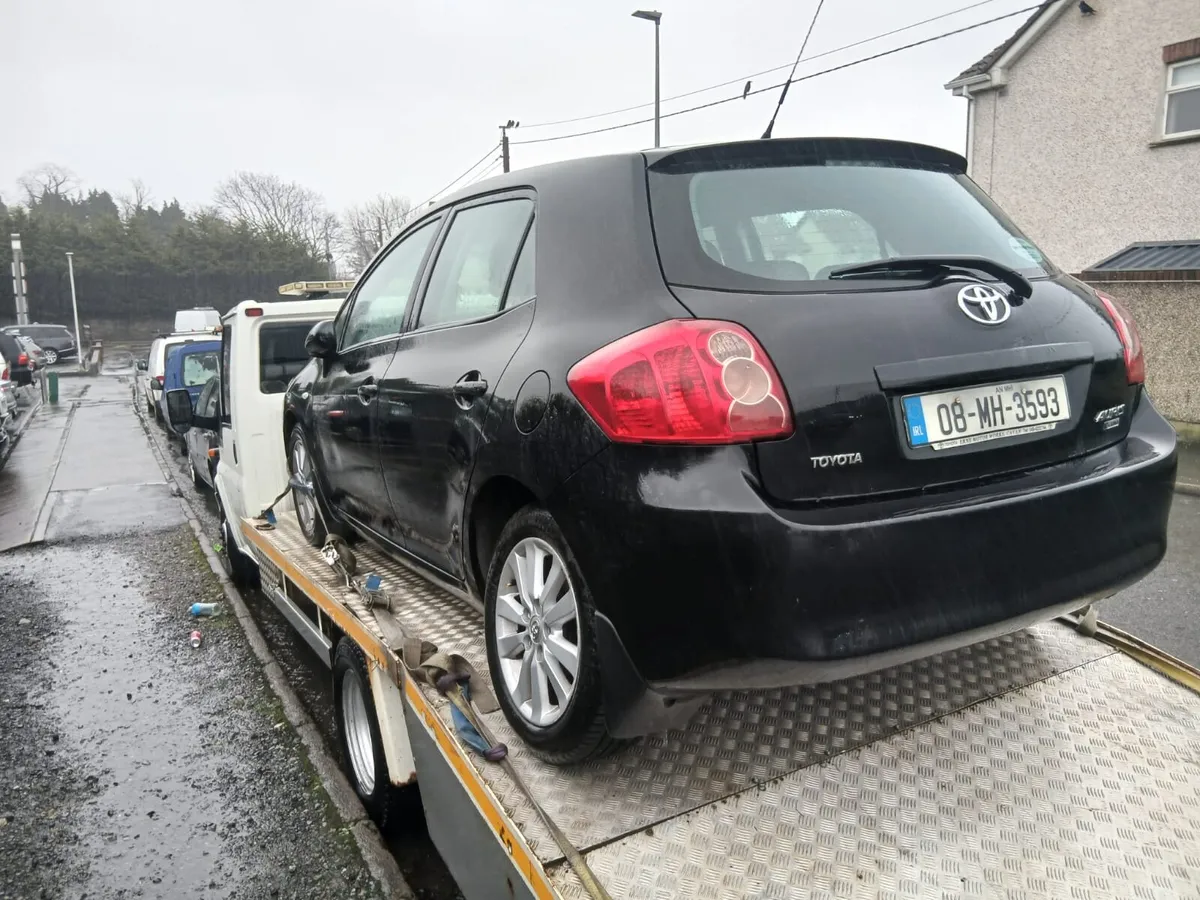 Toyota Auris 1.4 petrol - Image 3