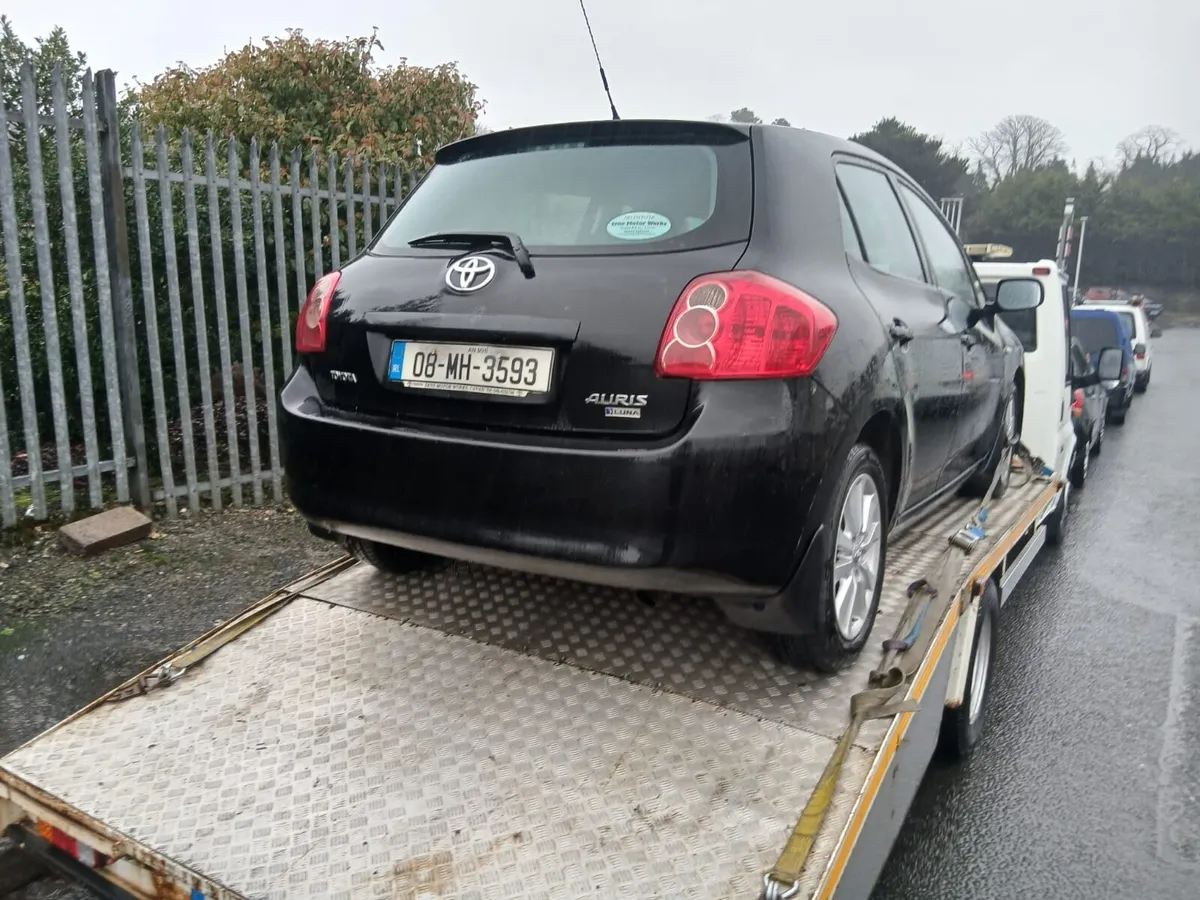 Toyota Auris 1.4 petrol - Image 1