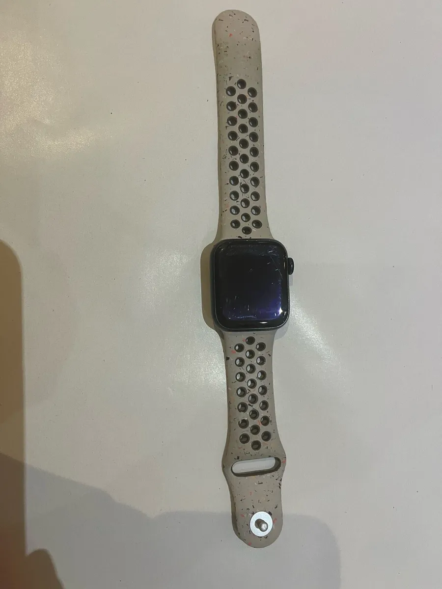 Apple watch SE - Image 4