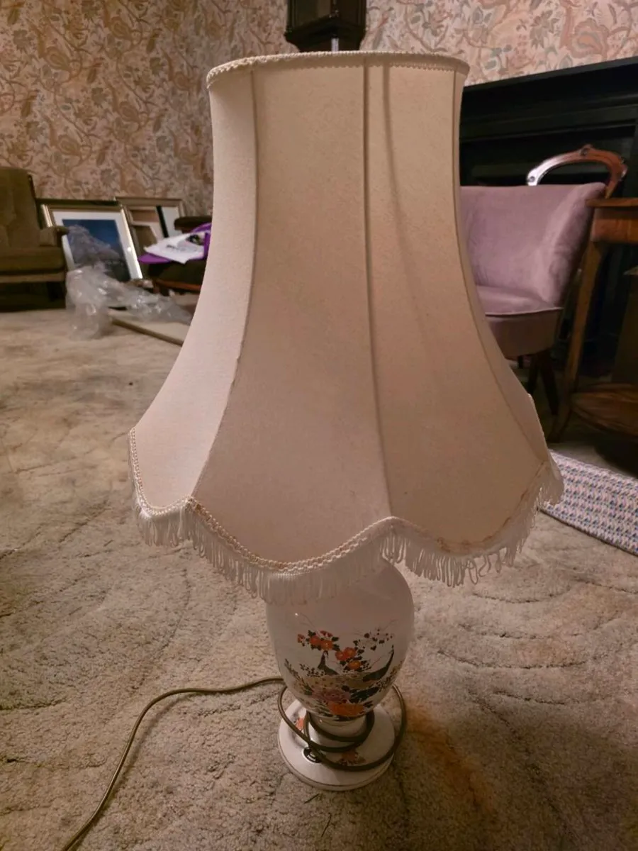 Mahoona Made in Ireland lamp - Image 1