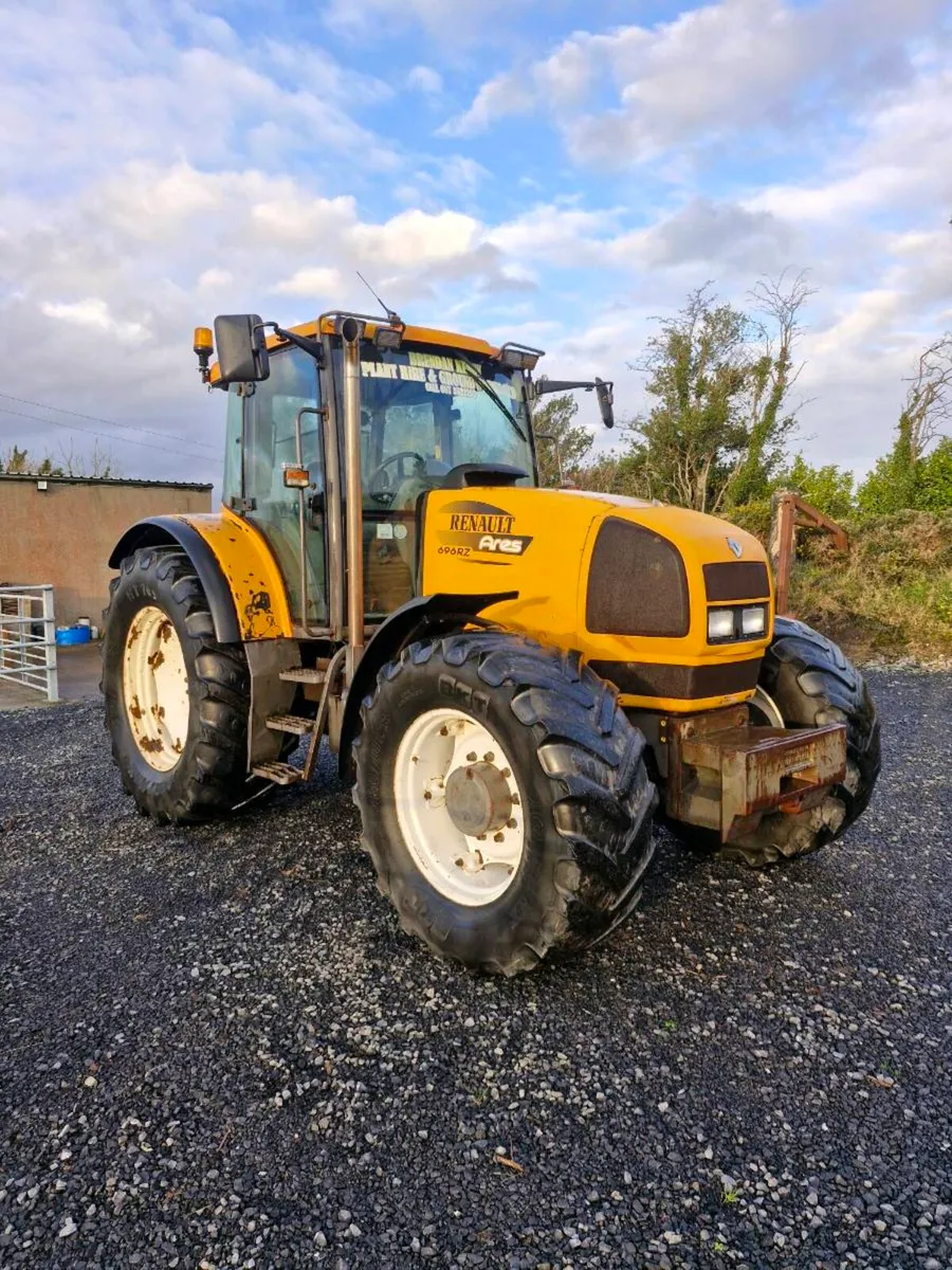 Renault ares 696rz - Image 3