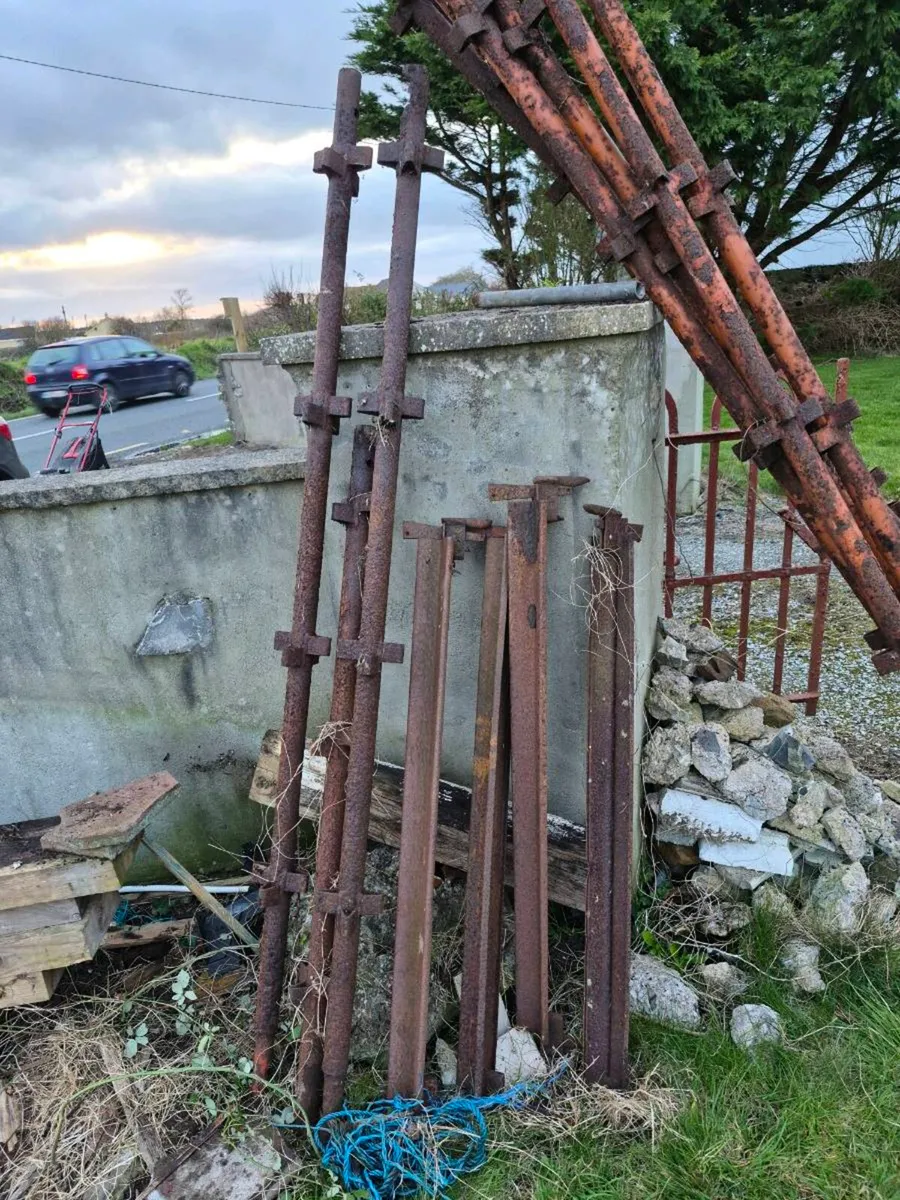 Kwikstage scaffolding - Image 1