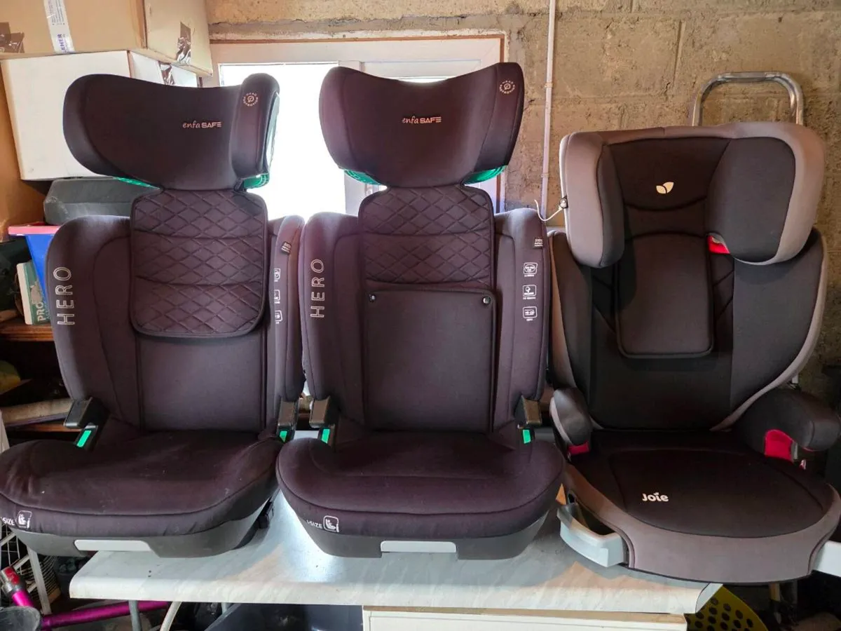 3 High-Back Booster car seats - Image 1