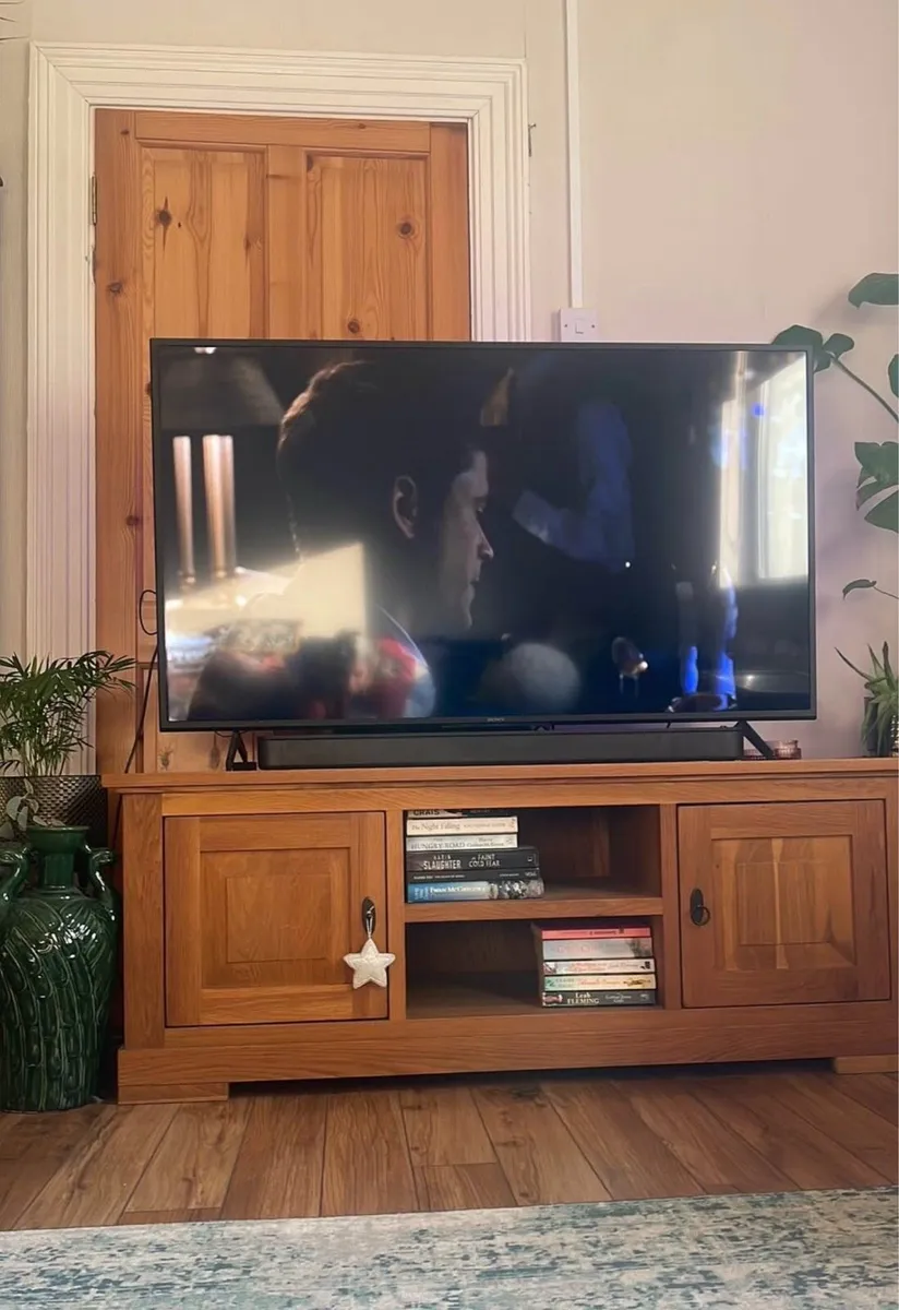 Oak tv stand - Image 1