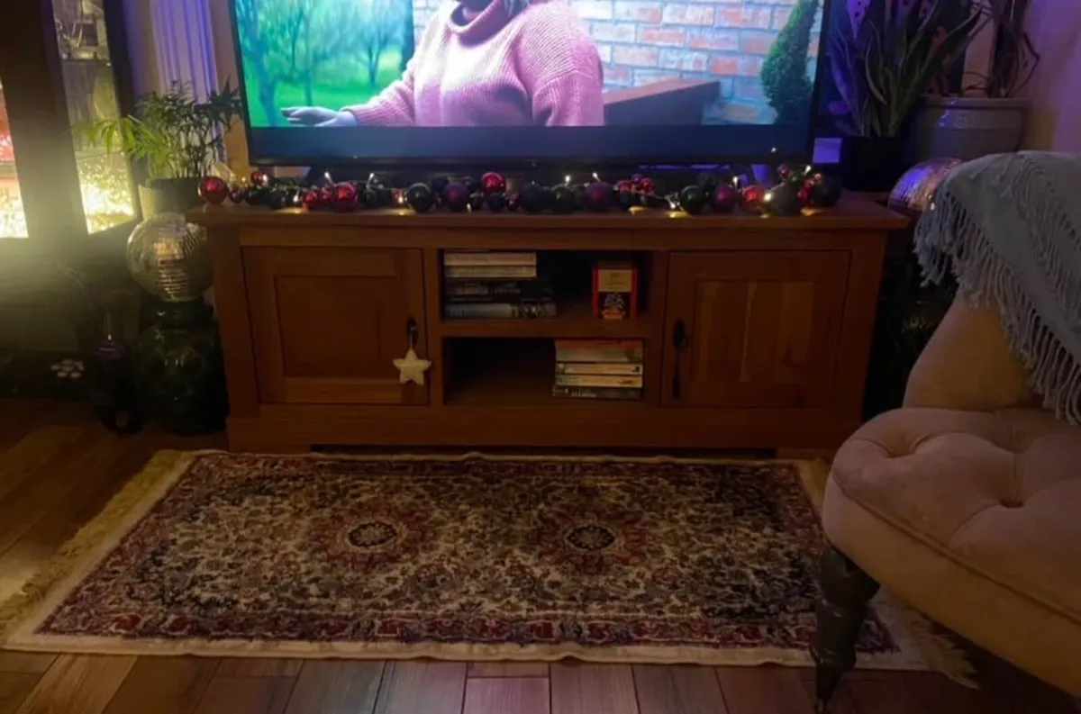 Oak tv stand - Image 2