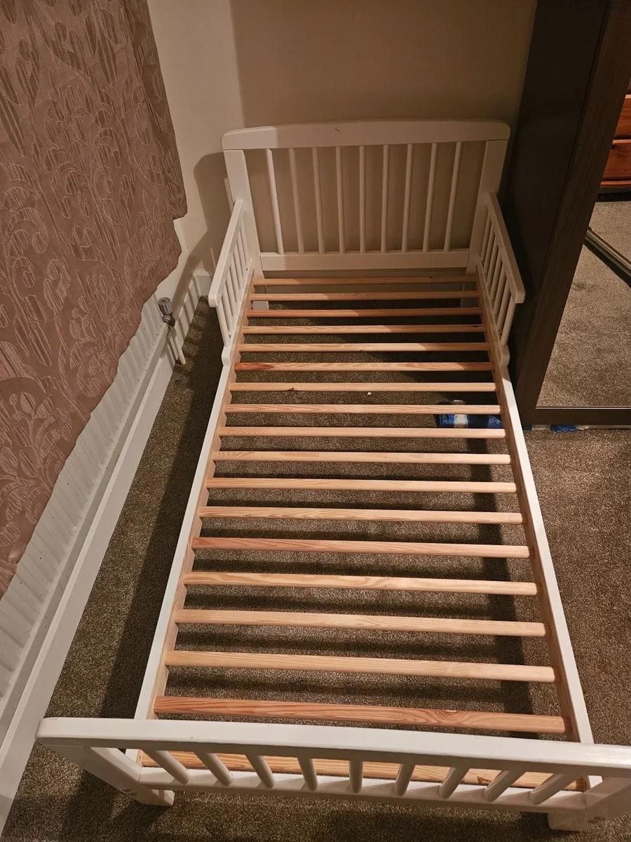 Toddler bed - Image 2