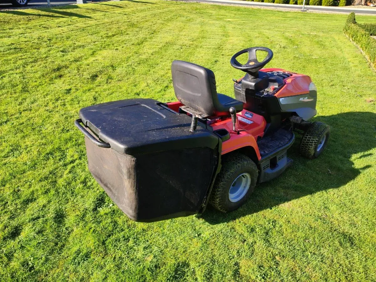 Ride on Lawnmower - Image 4