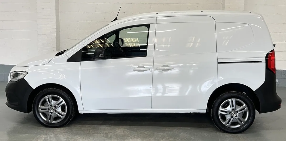 2023 Mercedes-Benz Citan Panel Van - Image 4