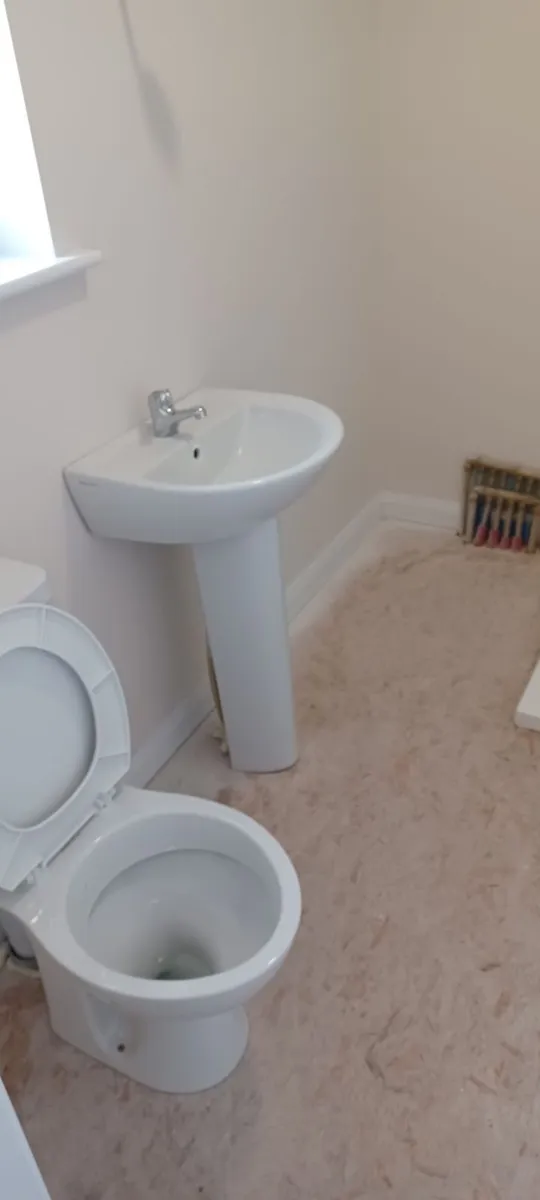 Brand new 2 wash hand basins and pedestals - Image 1