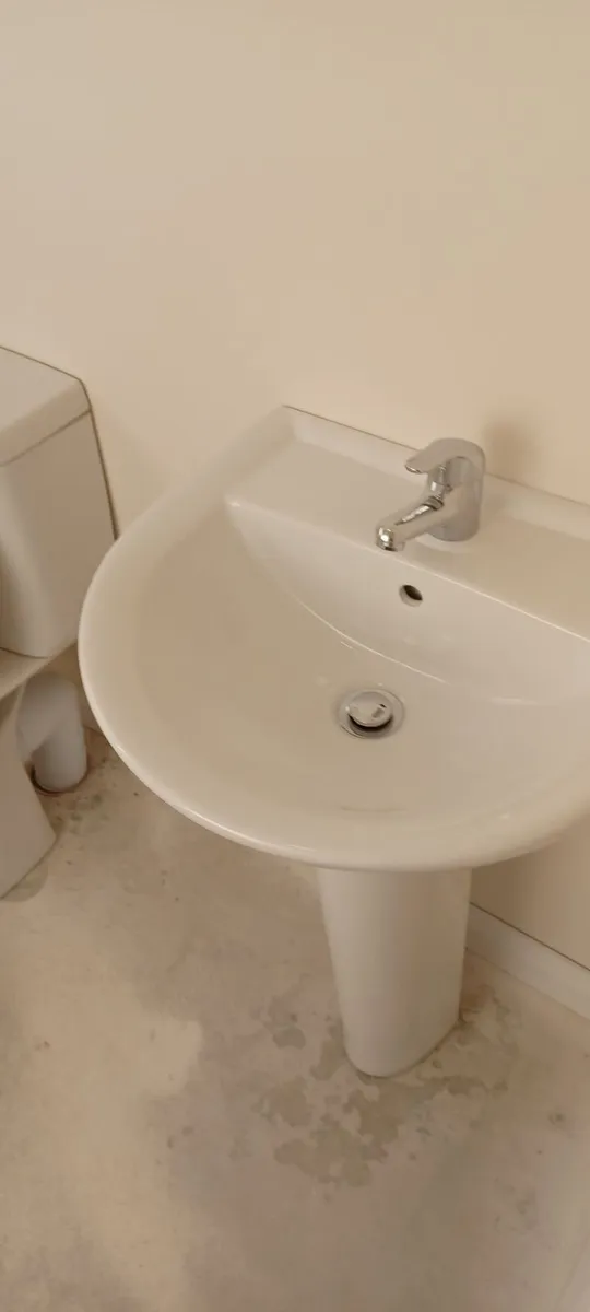 Brand new 2 wash hand basins and pedestals - Image 2