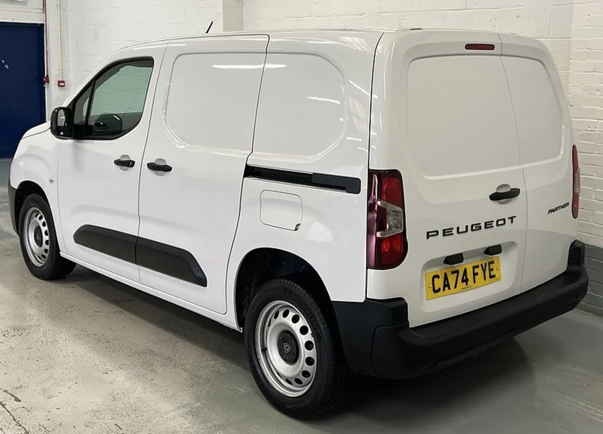 2024 Peugeot Partner Panel Van - Image 3