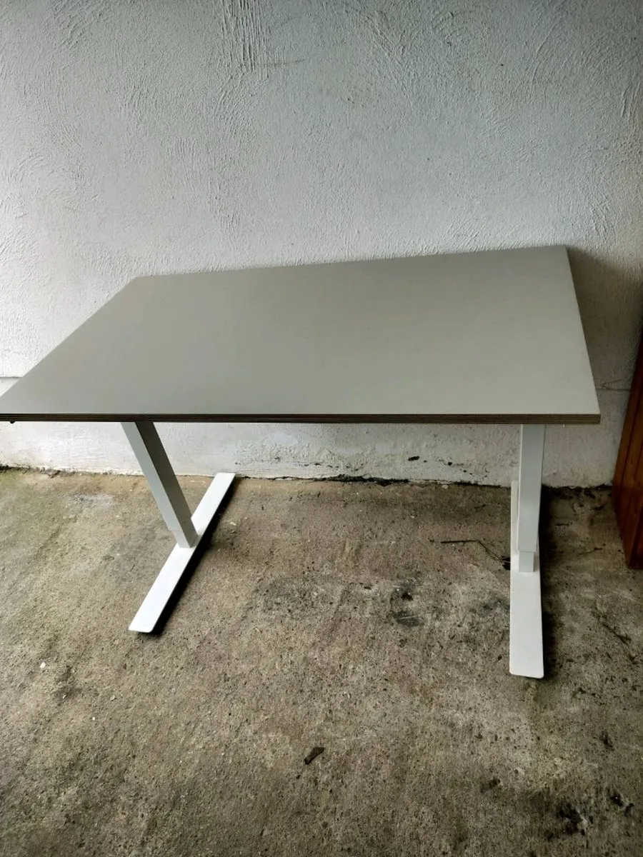 Office desk - Image 2