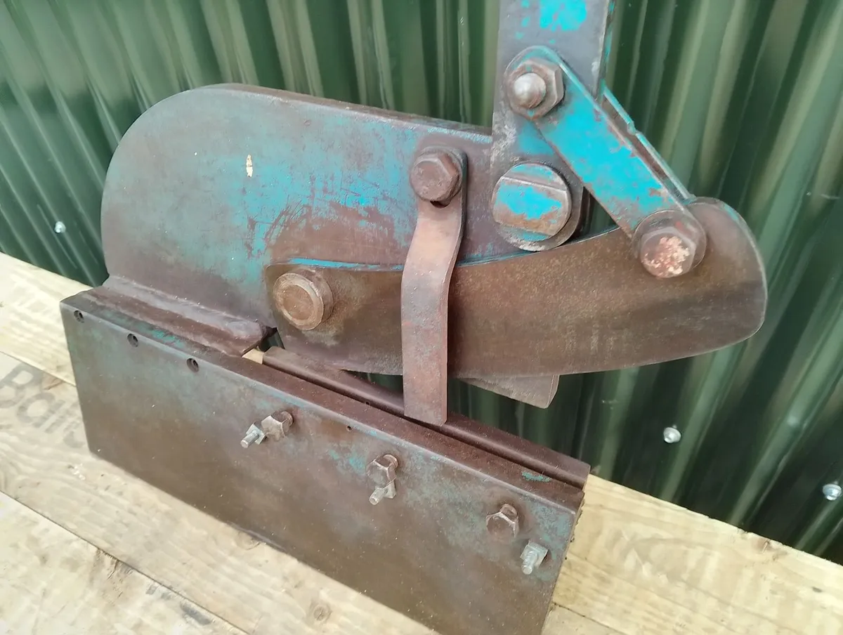 Guillotine - Image 2