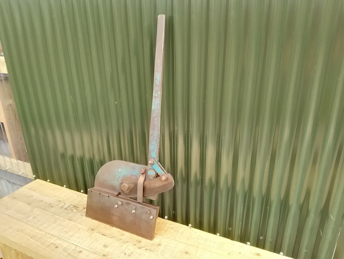 Guillotine - Image 3