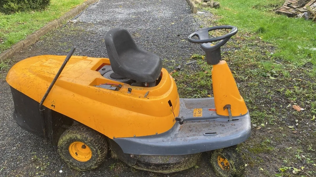 Ride on lawn mower - Image 3