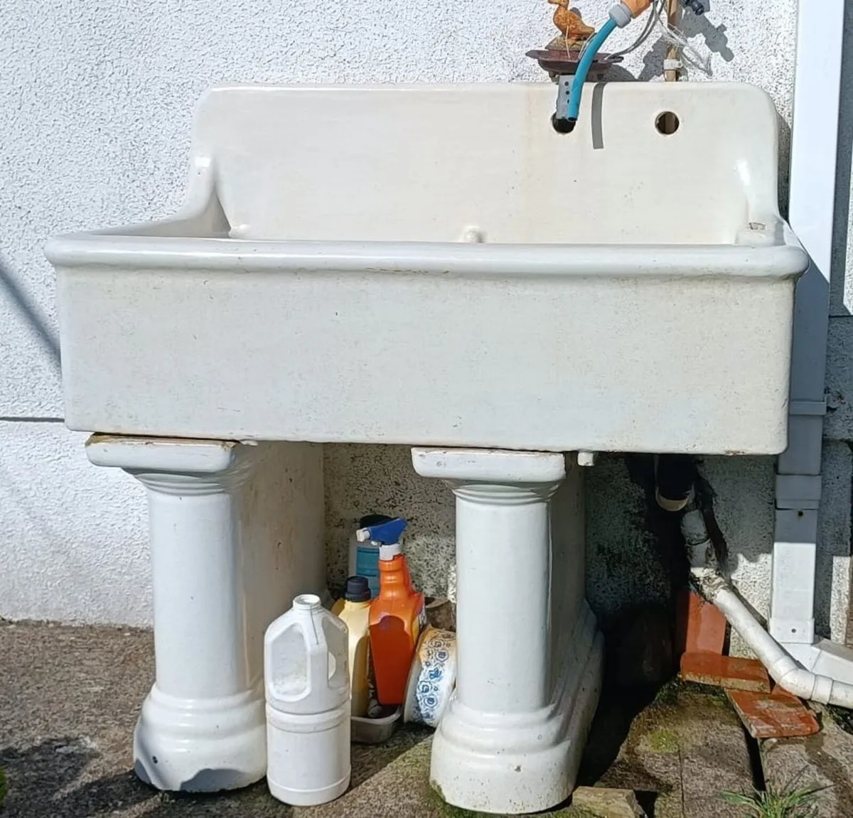 Original double Belfast sink in ceramic with stand - Image 1