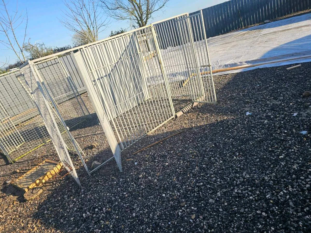 Dog pen - Image 3