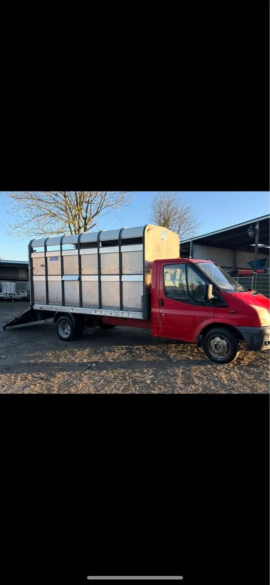 horse truck and trailer - Image 1