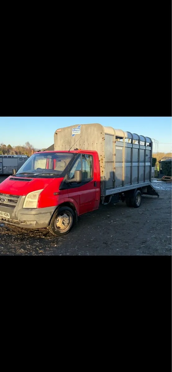 horse truck and trailer - Image 3