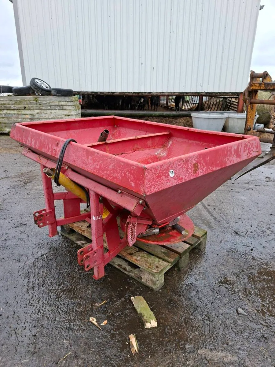 RAUCH FERTILIZER SPREADER - Image 2