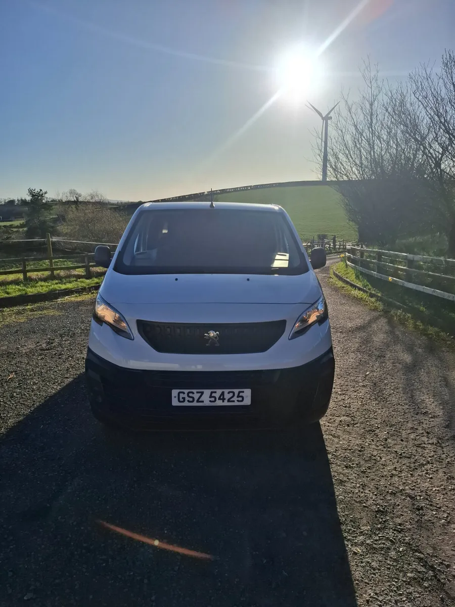 2023 Peugeot Expert professional auto - Image 2