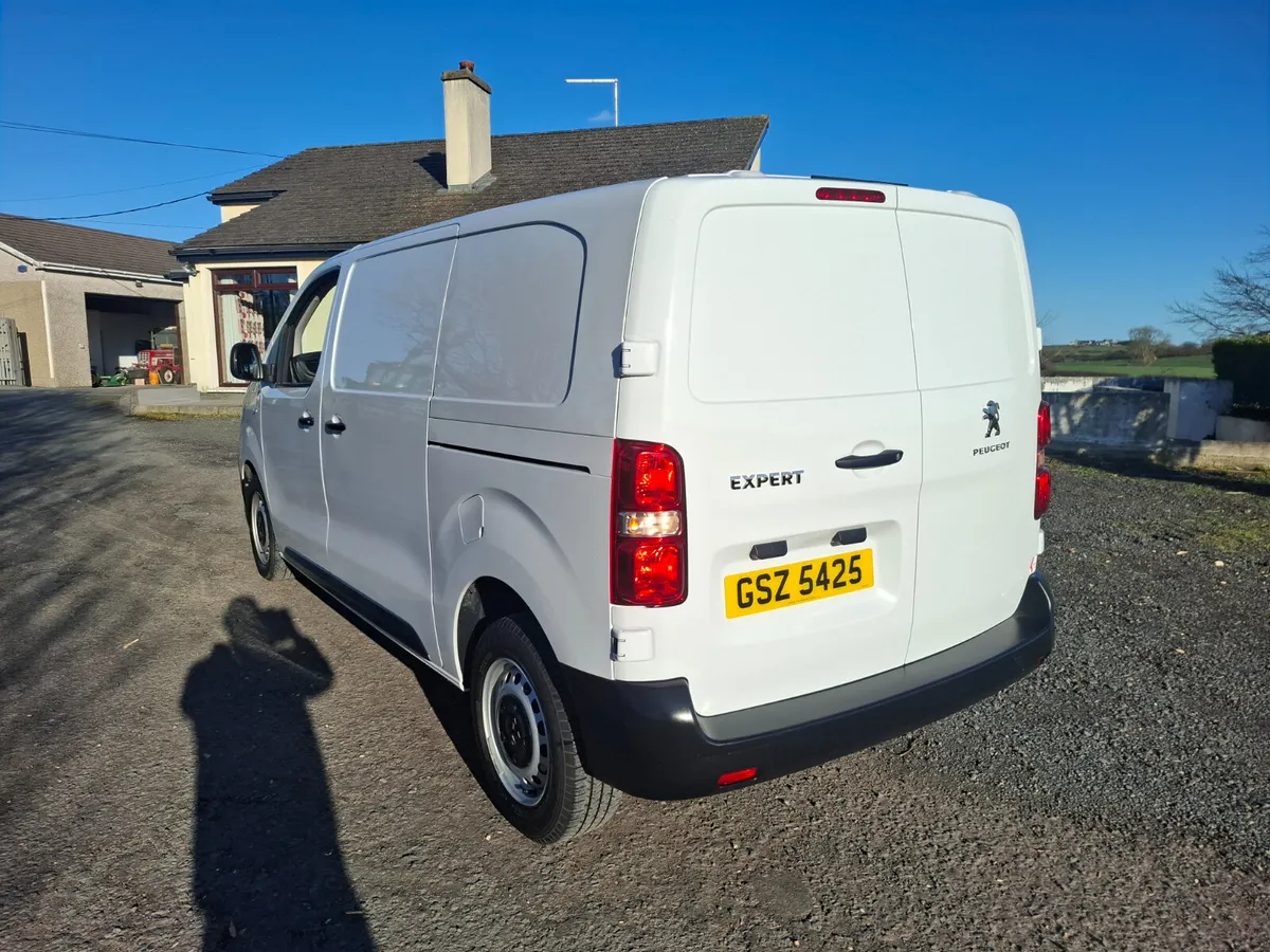 2023 Peugeot Expert professional auto - Image 4