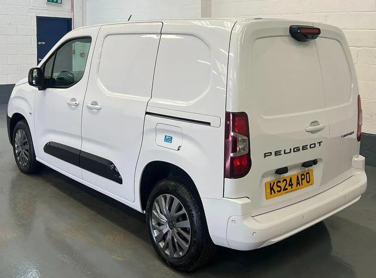 2024 Peugeot Partner Panel Van - Image 4