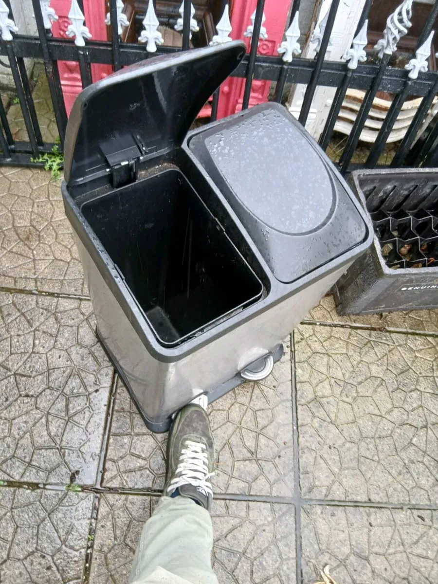 Waste bin - Image 2