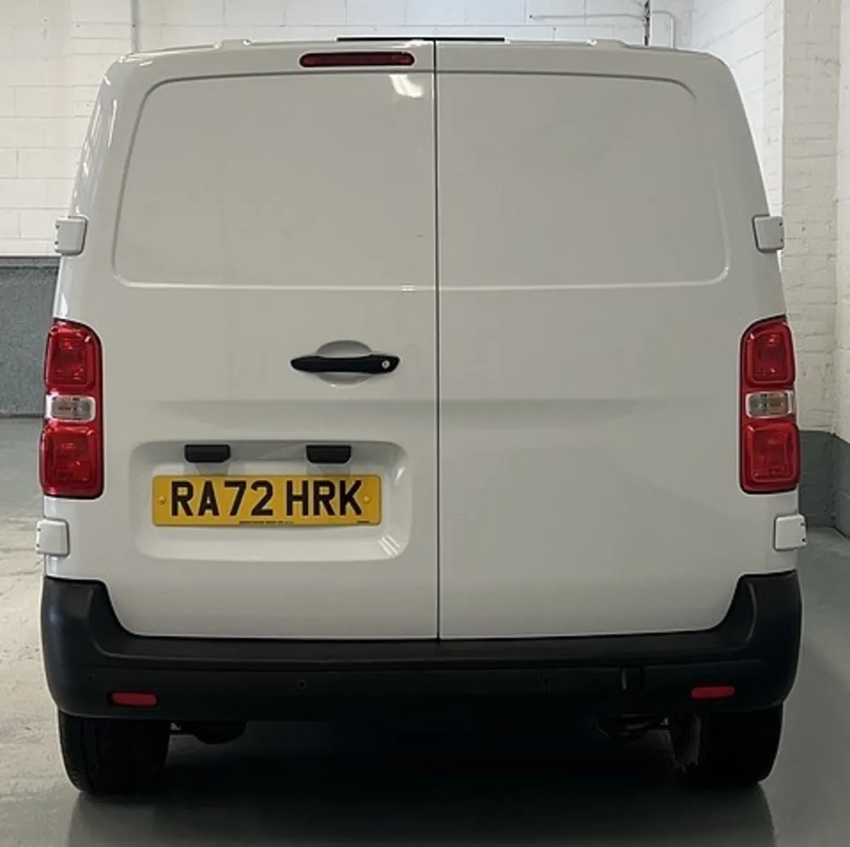 2023 Peugeot Expert Panel Van - Image 2