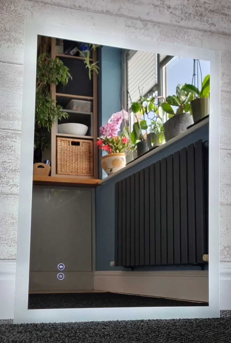 LED Bathroom Mirror Shaver Socket Antifog Speakers - Image 1