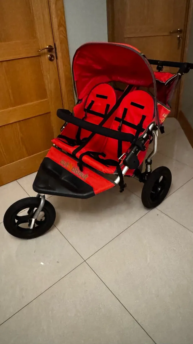 Out n About double buggy - Image 1