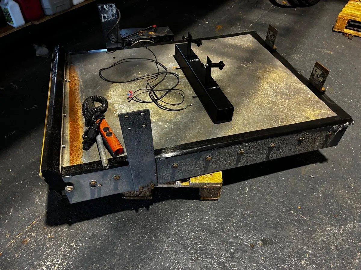 Under Floor wheelchair lift - Image 4